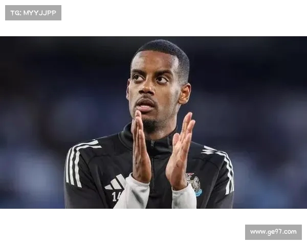 天空体育报道:伊萨克已抵达纽卡训练基地 今日其他球员放假休整 天空体育报道:伊萨克已抵达纽卡训练基地 今日其他球员放假休整