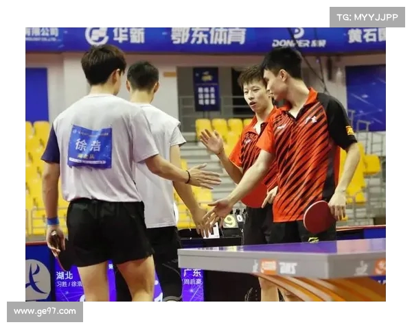 林高远携手队友斩获全锦赛男双冠军展现实力与默契 林高远携手队友斩获全锦赛男双冠军展现实力与默契